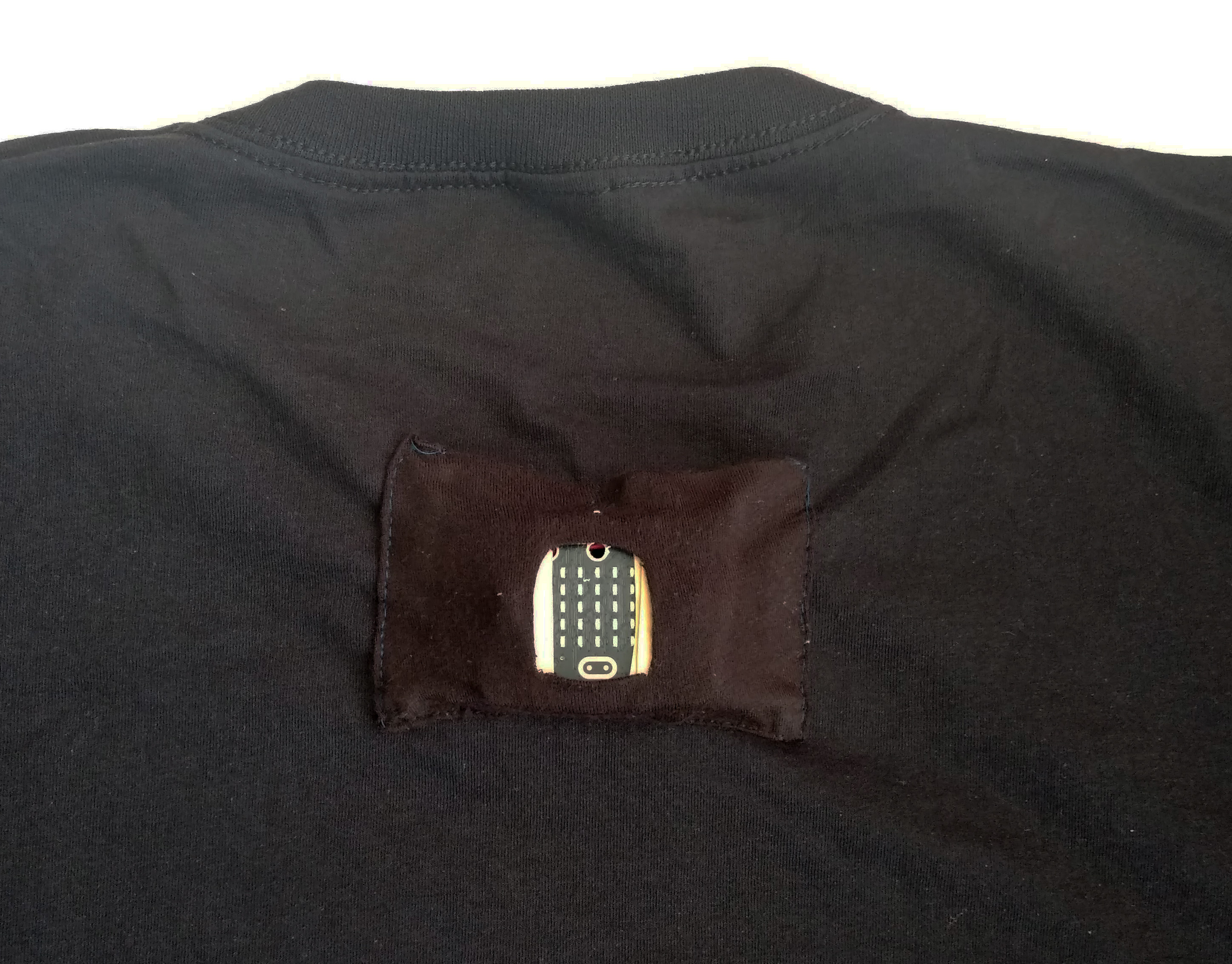 microbit-cycle-lights-t-shirt-pocket-B